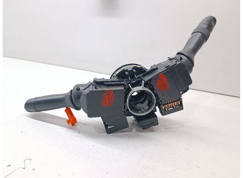 Переключатель подрулевой (стрекоза) к Переключатель подрулевой (стрекоза) к Toyota Yaris undefined г. Yaris