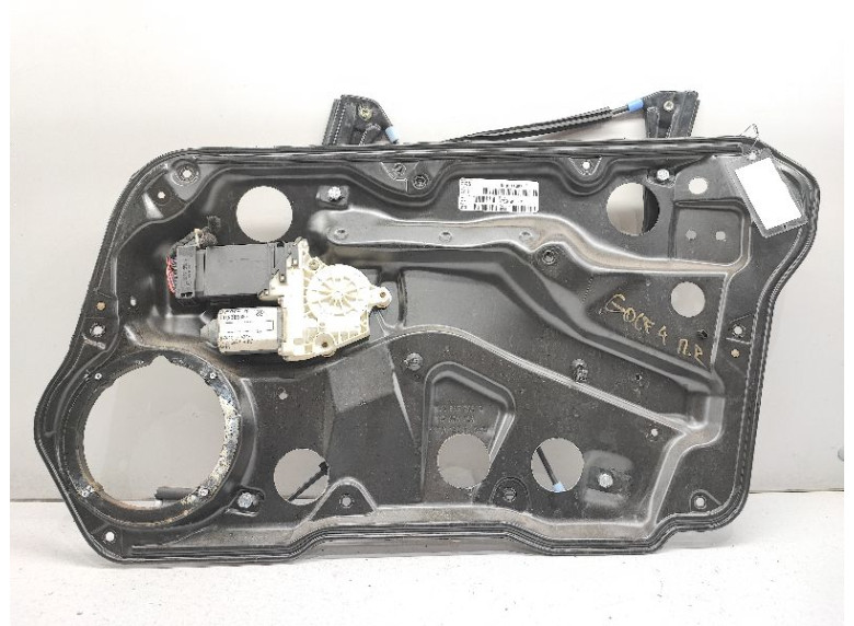 Стеклоподъемник электрический передний правый к Volkswagen Golf, 1999г.