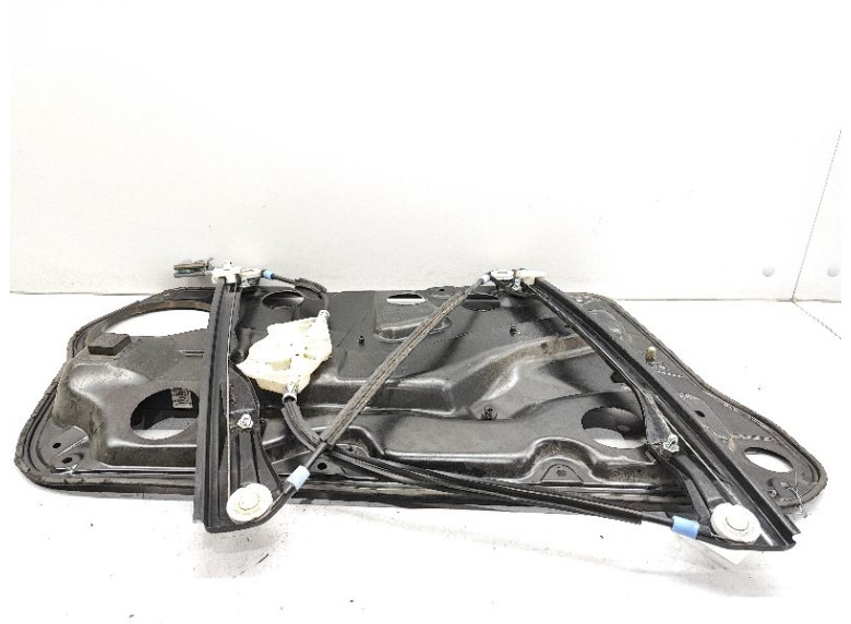 Стеклоподъемник электрический передний правый к Volkswagen Golf, 1999г.