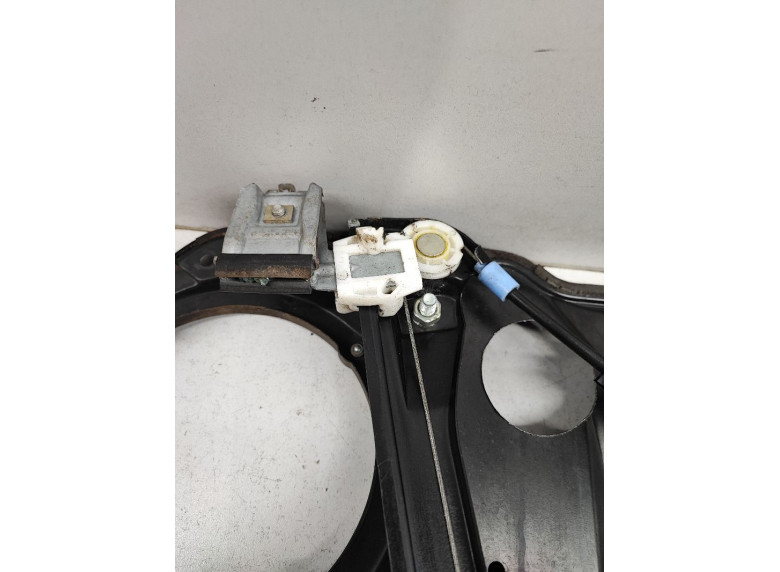 Стеклоподъемник электрический передний правый к Volkswagen Golf, 1999г.