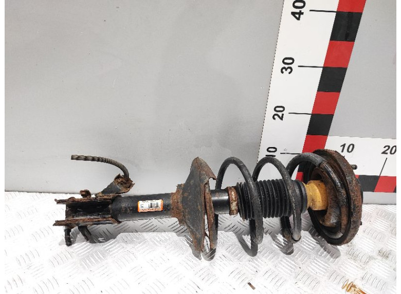 Амортизатор передний левый к Nissan Maxima