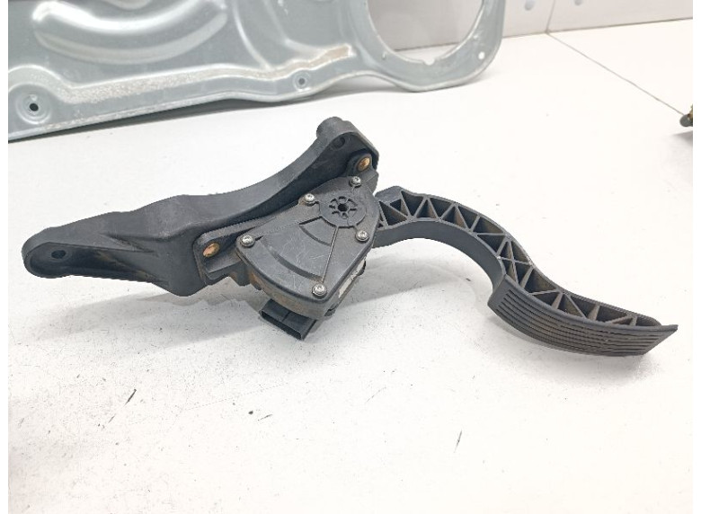 Педаль газа к Hyundai Santa Fe, 2006г.