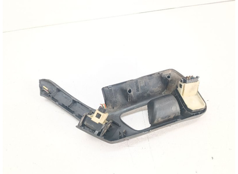 Блок управления стеклоподъемниками к Volkswagen Golf, 1994г.