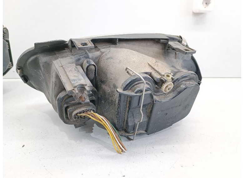 Фара правая к Volkswagen Golf, 2000г.