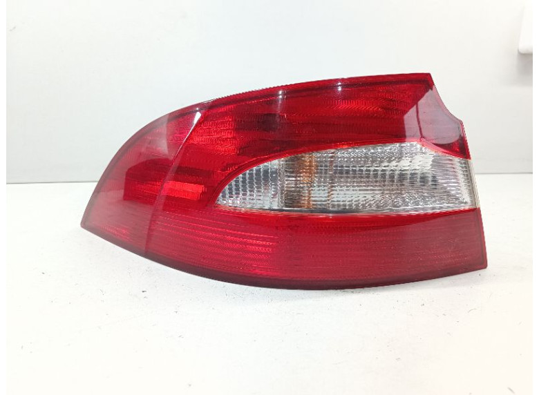 Фонарь задний левый к Skoda Superb