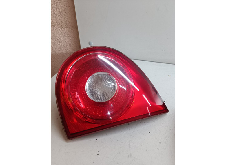 Фонарь крышки багажника правый к Volkswagen Golf, 2006г.