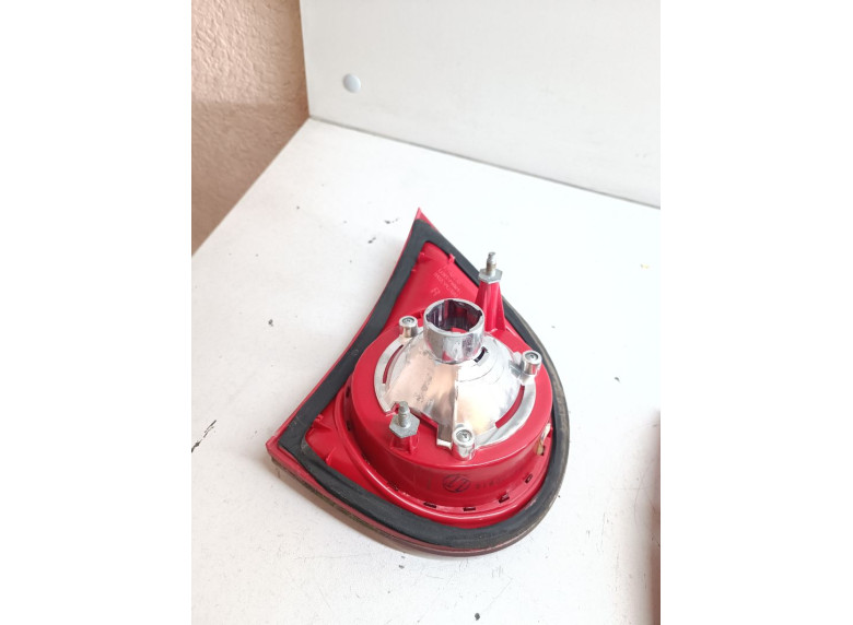 Фонарь крышки багажника правый к Volkswagen Golf, 2006г.