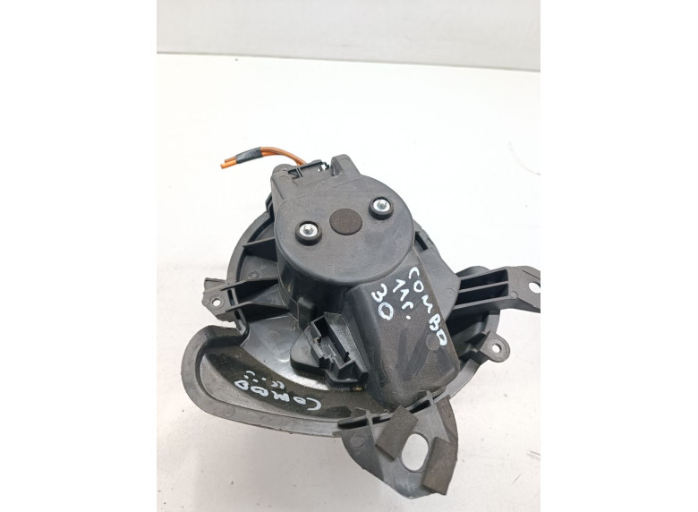 Моторчик печки к Opel Combo, 2011г.