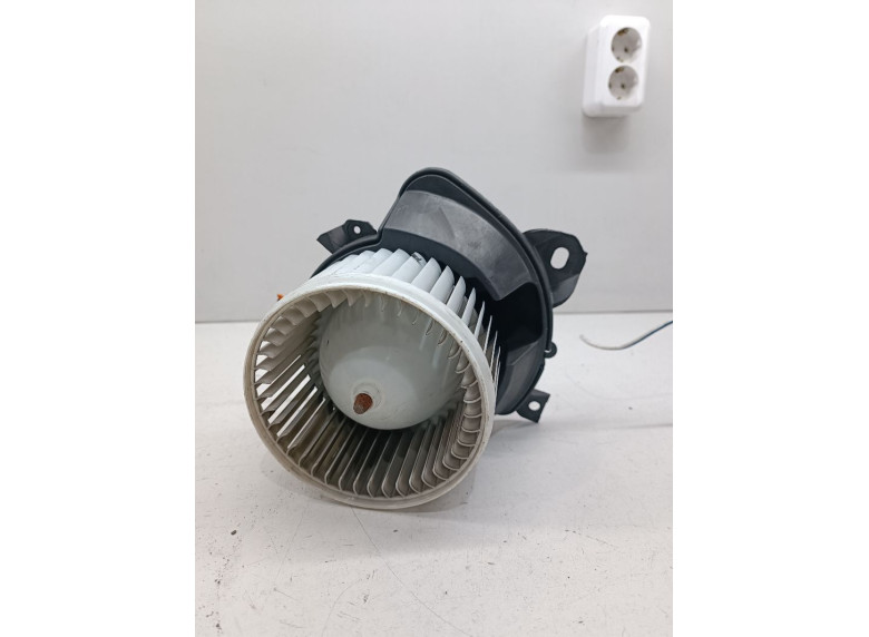 Моторчик печки к Opel Combo, 2011г.