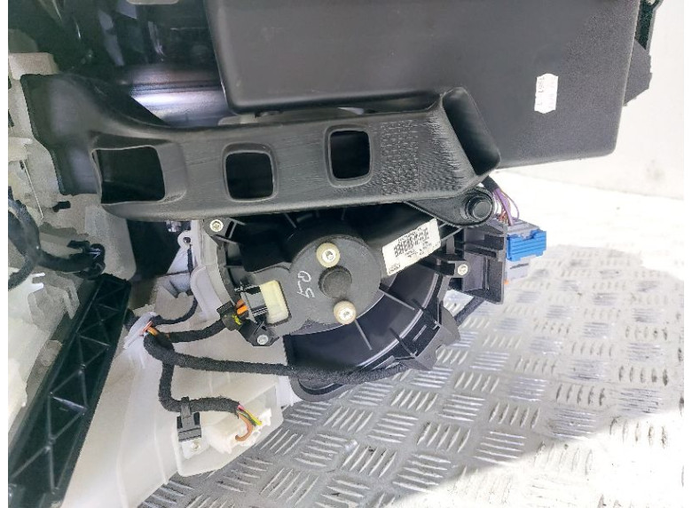 Моторчик печки к Opel Corsa, 2017г.