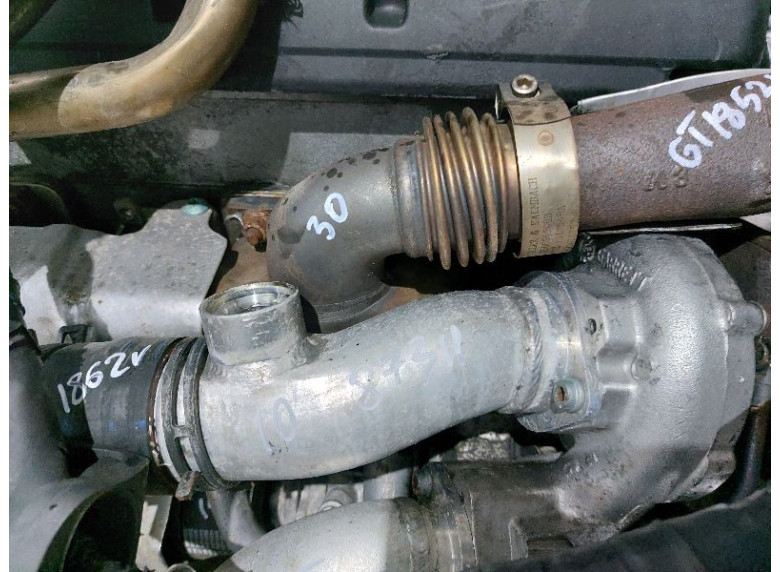 Патрубок турбины к Volkswagen Touareg, 2004г.