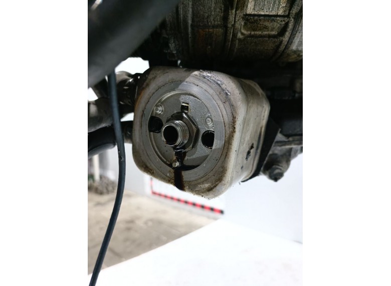 Теплообменник масляного фильтра к Audi A6 undefined г.