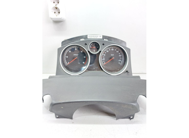 Щиток приборов (приборная панель) к Opel Astra, 2006г.