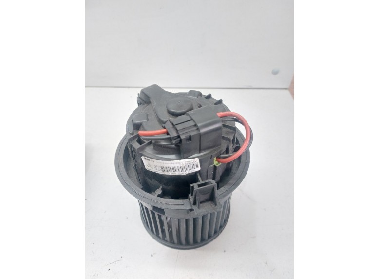 Моторчик печки к Peugeot 207