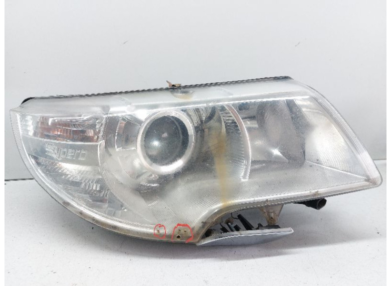 Фара правая к Skoda Superb