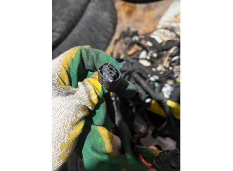 Разъем (фишка) проводки к BMW 3 F30/F31/GT F34, 2017г.