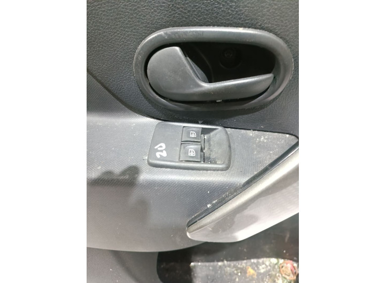 Блок управления стеклоподъемниками к Renault Sandero Stepway, 2018г.