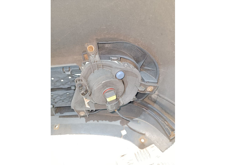 Фара противотуманная правая к BMW 3 E90/E91/E92/E93, 2010г.