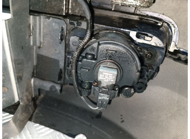 Фара противотуманная правая к Renault Scenic, 2004г.