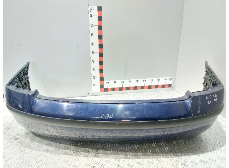 Бампер задний к Volkswagen Passat, 2002г.