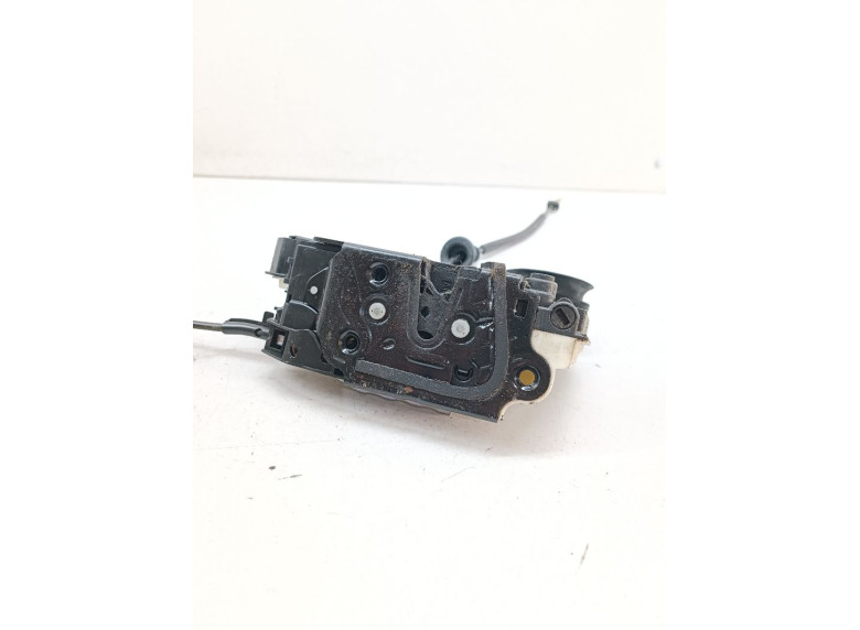 Замок двери задней правой к Volkswagen Golf, 2010г.