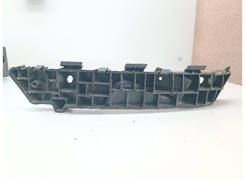 Кронштейн крепления бампера заднего к SsangYong Tivoli, 2016г.