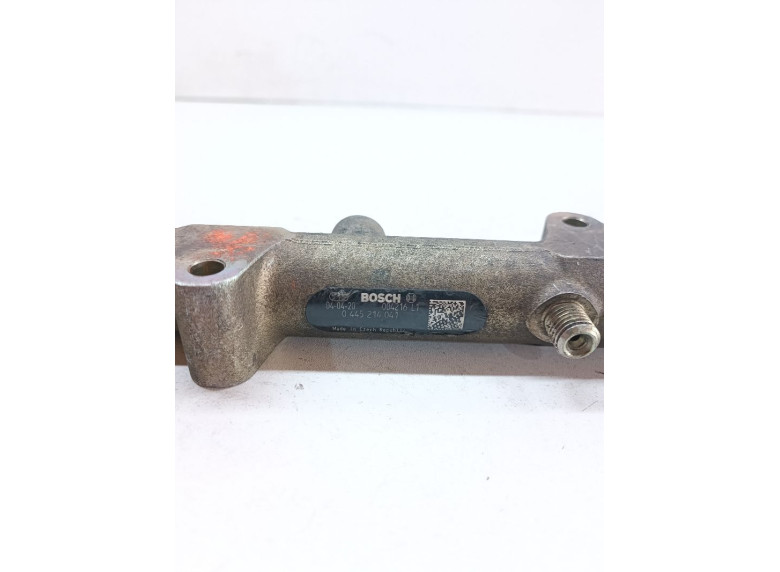 Топливная рампа к Plymouth Voyager, 2004г.