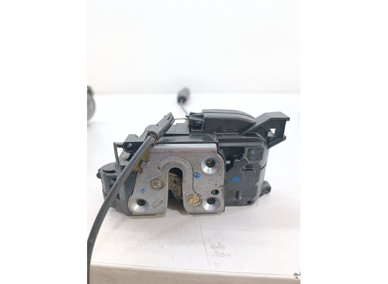 Замок двери задней правой к Renault Scenic, 2008г.
