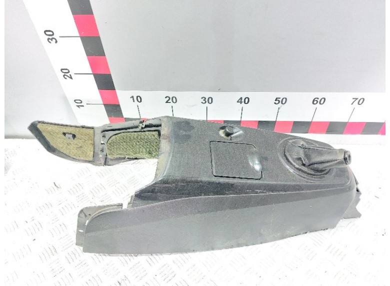 Консоль салона (кулисная часть) к Mitsubishi Lancer