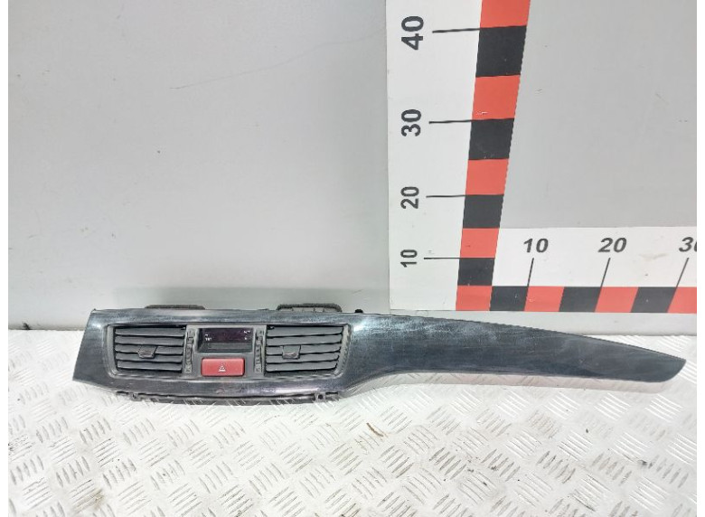 Накладка декоративная к Mitsubishi Lancer, 2004г.