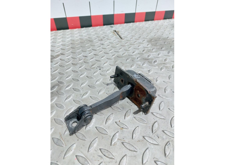 Ограничитель открывания двери передней к Ограничитель открывания двери передней к Saab 9-5 undefined г. 9-5