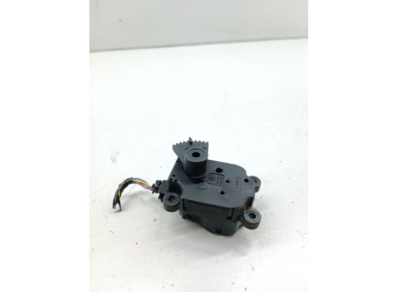 Моторчик заслонки печки к Моторчик заслонки печки к Ford C-Max undefined г. C-Max