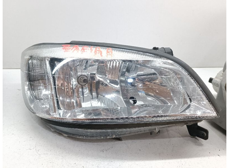 Фара правая к Opel Zafira, 2001г.