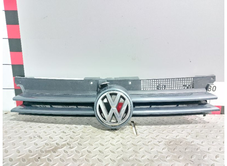 Решетка радиатора к Volkswagen Golf, 2001г.