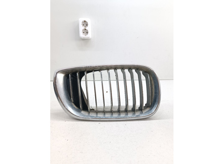 Решетка радиатора к BMW 3 E46, 2000г.