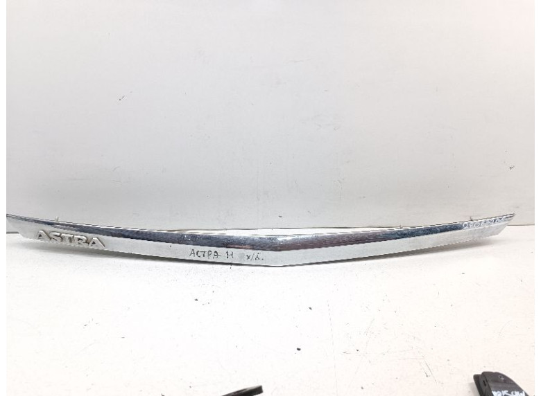 Накладка подсветки номера к Opel Astra, 2007г.