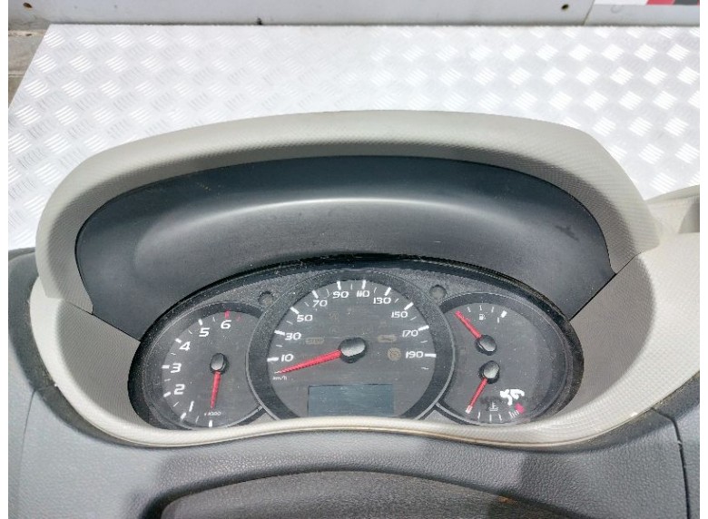 Щиток приборов (приборная панель) к Renault Master