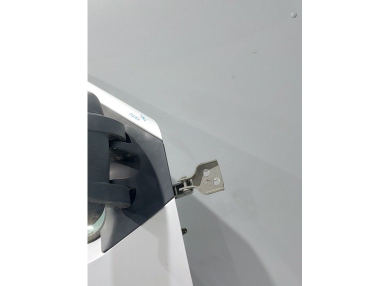 Петля двери передней правой к Renault Master