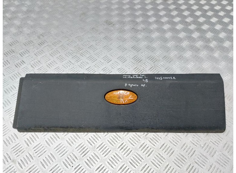 Молдинг крыла заднего левого к Renault Master