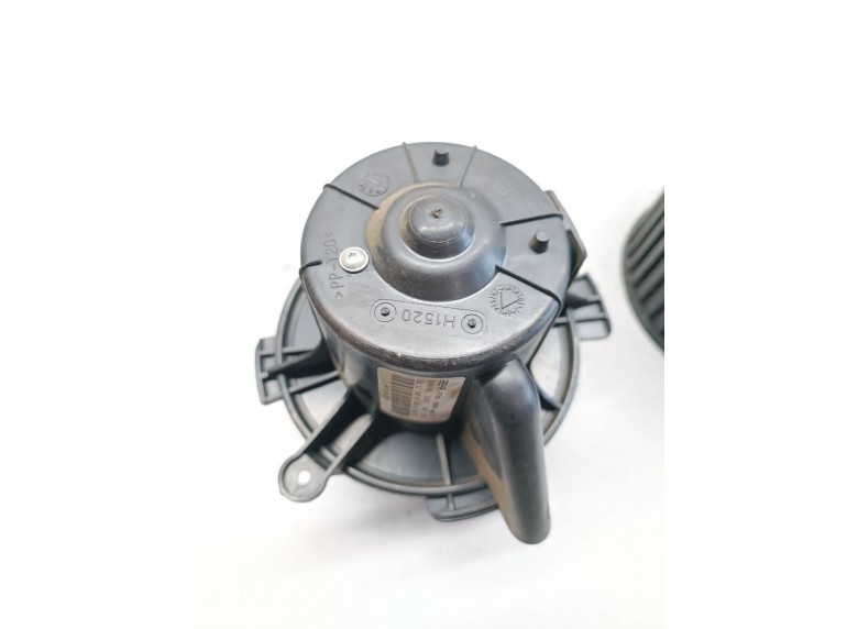 Моторчик печки к Peugeot 307CC