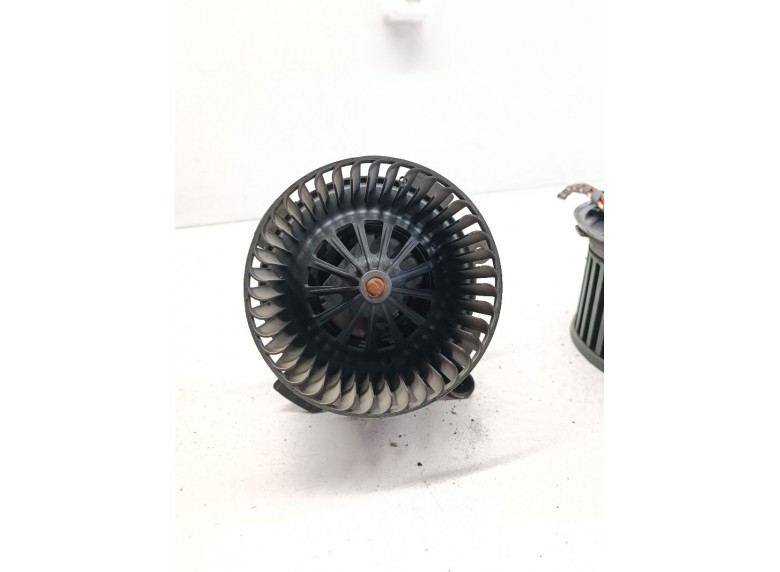 Моторчик печки к Моторчик печки к Peugeot 307CC undefined г. 307CC