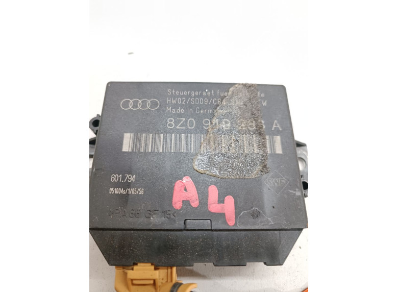 Блок управления парктрониками к Audi A4, 2004г.