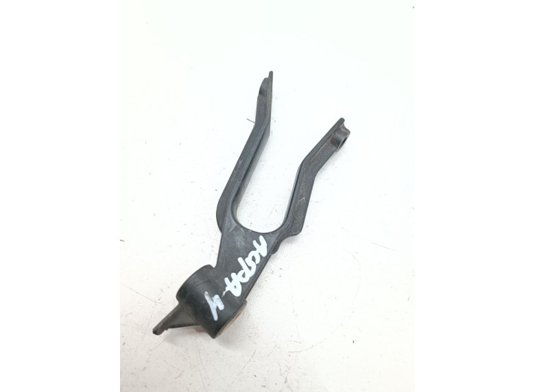 Кронштейн радиатора к Renault Master, 2013г.