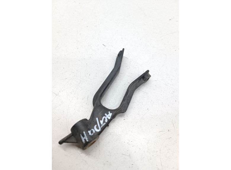 Кронштейн радиатора к Renault Master, 2013г.