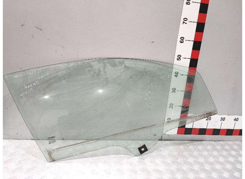 Стекло двери передней правой к Fiat Grande Punto, 2007г.