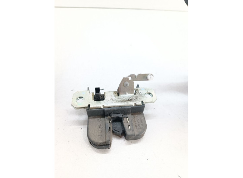 Замок багажника к Volkswagen Polo, 2007г.