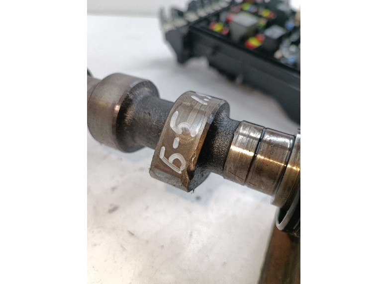 Распредвал к Volkswagen Passat, 1999г.