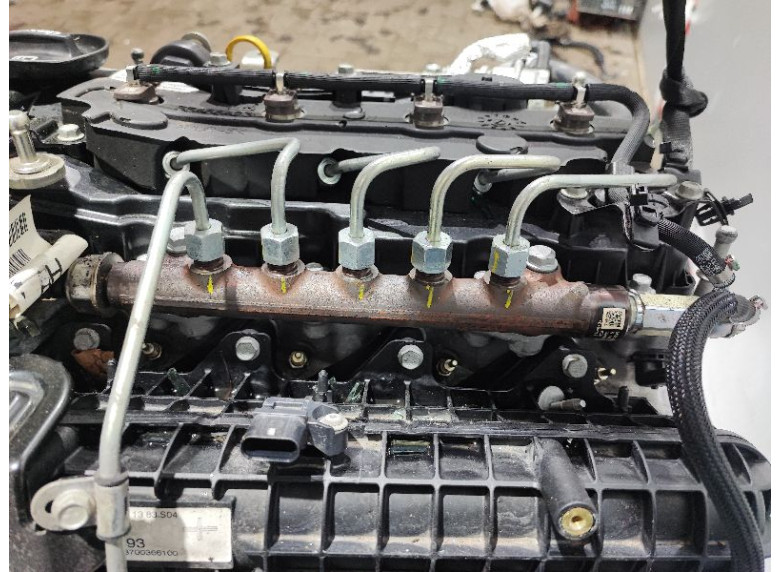 Топливная рампа к Opel Astra, 2018г.