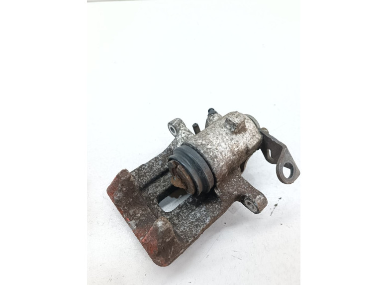 Суппорт задний правый к Volkswagen Golf, 2001г.