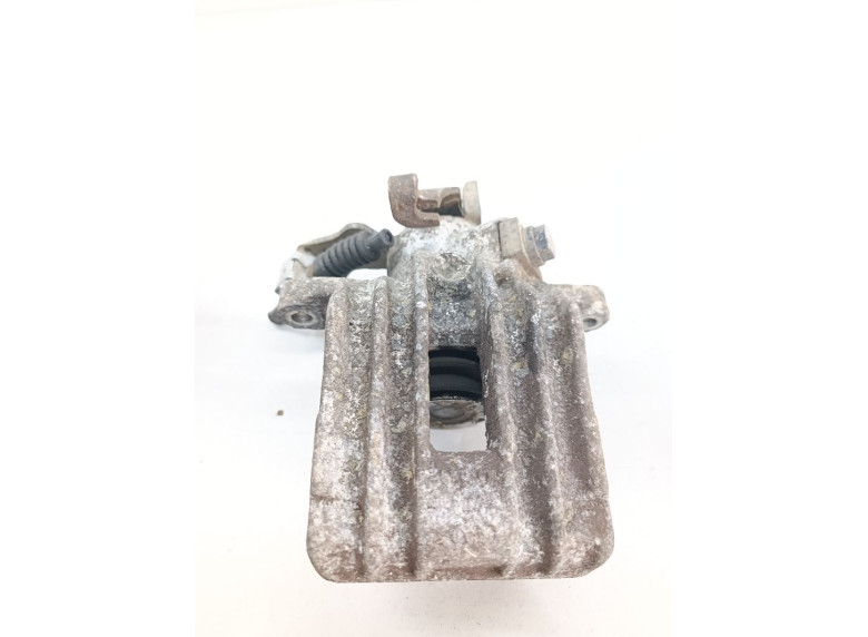 Суппорт задний правый к Volkswagen Golf, 2001г.